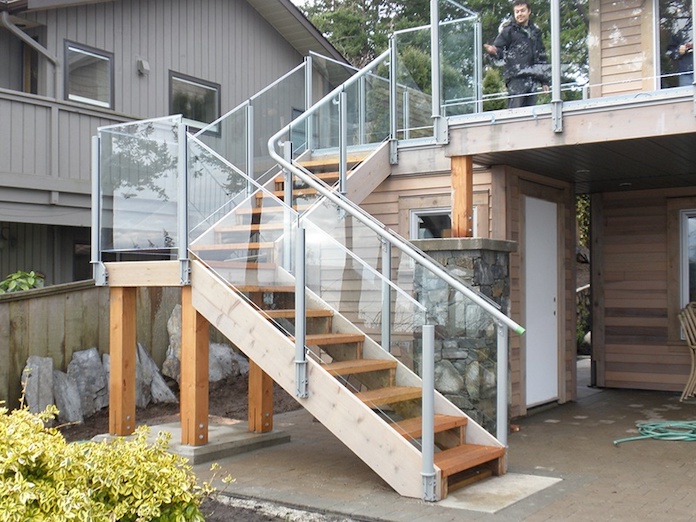 Chiếc cầu thang ngoài trời này sẽ là điểm nhấn trong cách bạn trang trí nhà cửa