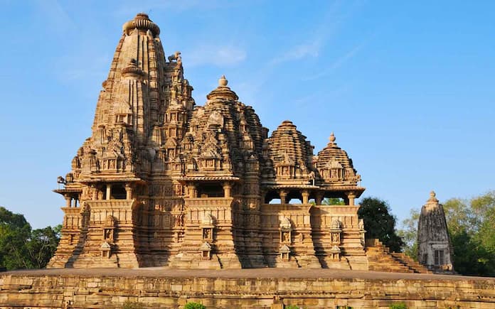 Ảnh 14: Khajuraho là ngôi đền lớn nhất và được trang trí cũng như thiết kế công phu nhất