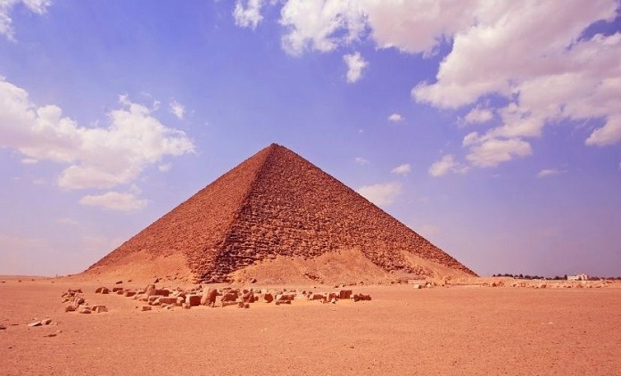 Ảnh 7: Công trình Kim tự tháp đỏ