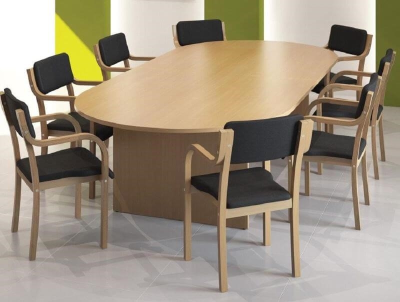 Bộ bàn ghế phòng họp được làm bằng gỗ công nghiệp có giá thành thấp.