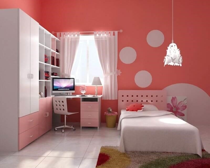 Thiết kế nội thất phòng học cho trẻ em sử dụng màu hồng chủ đạo.
