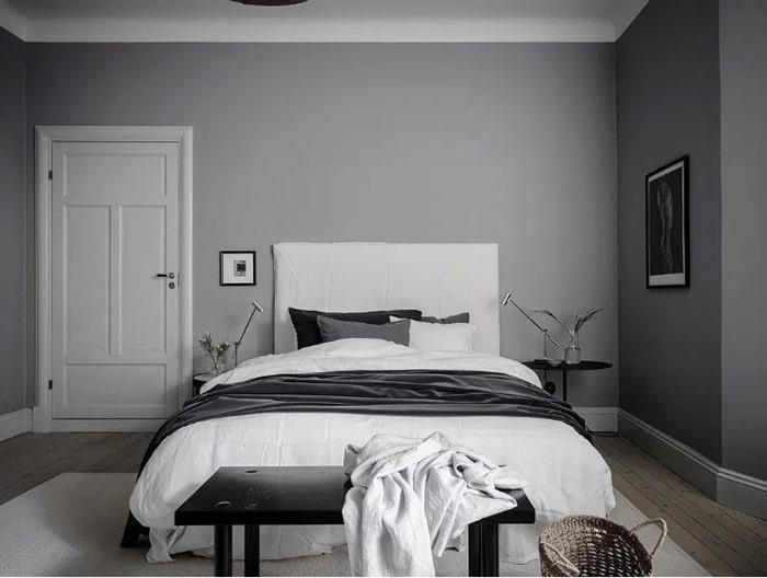 Phòng ngủ với sắc màu trắng xám, tràn ngập sự tinh tế và hiện đại.
