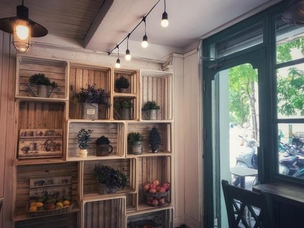 Dưới đây là danh sách 99+ mẫu thiết kế quán cafe đơn giản và phổ biến, dành cho những ai muốn tạo ra không gian tuyệt vời cho khách hàng thưởng thức cà phê.